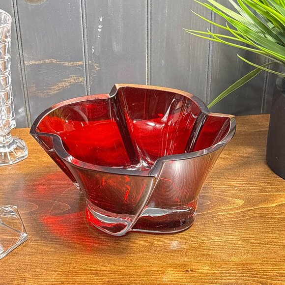 Vintage Ruby Red Hand Blown Glass Bowl KCD Art Glass Centerpiece Bold Red Glass - Picture 1 of 15